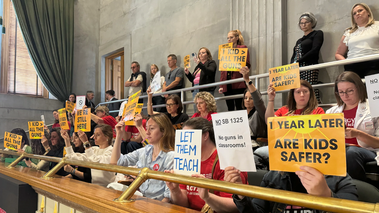 Tennessee Senate Approves Law for Certain Teachers to Carry Guns Despite Protests